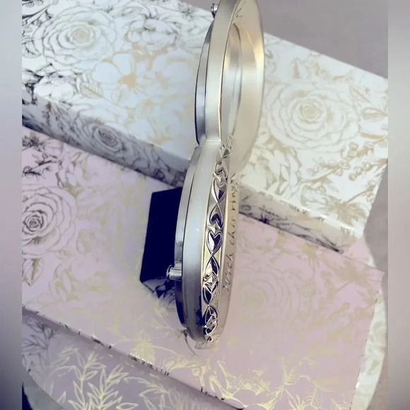 SILVER TONE DOUBLE INTERTWINED WEDDING RING PICTURE FRAME 7.5x3” cones gift wrap - Picture 14 of 14